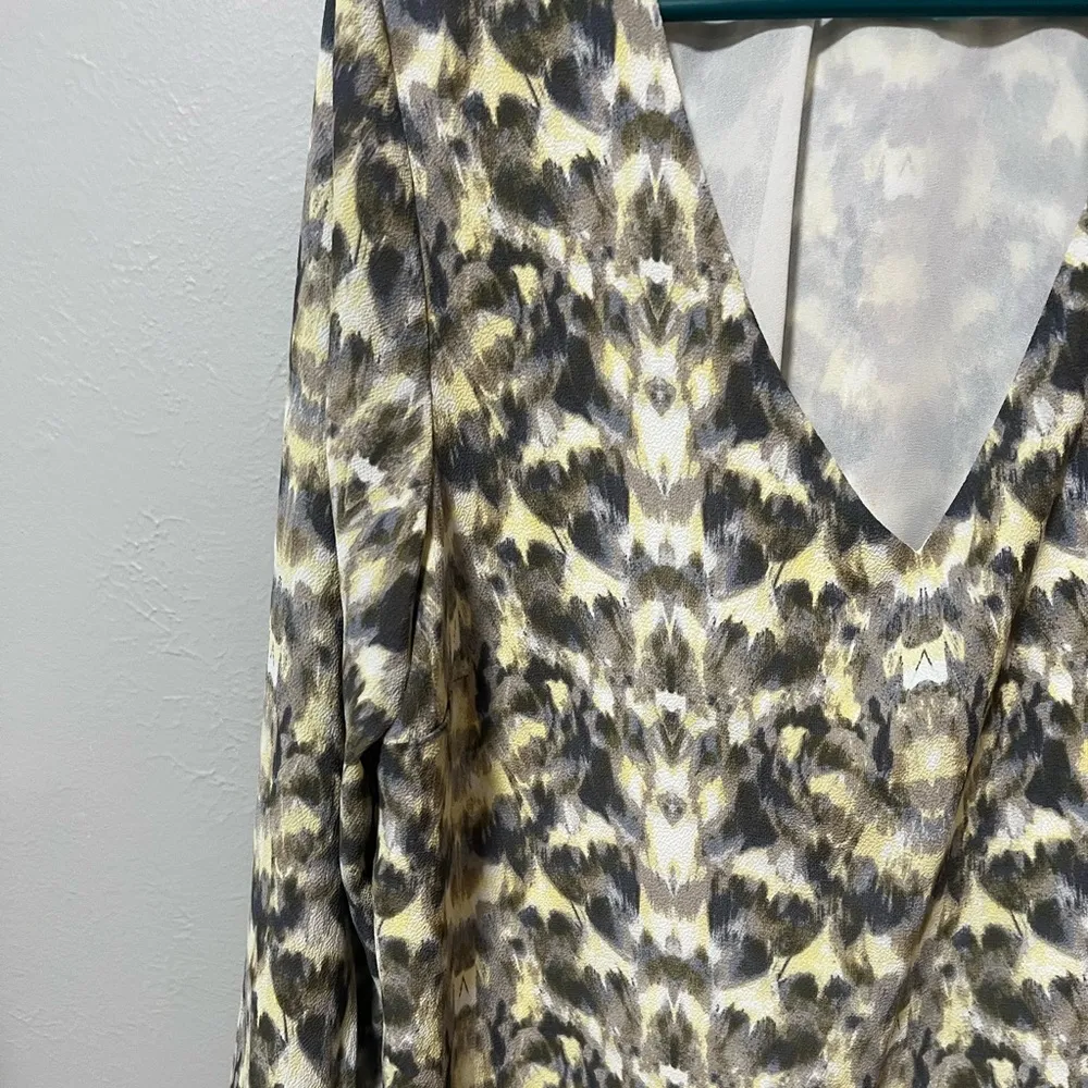 Rose and Olive V Neck Blouse - Image 5