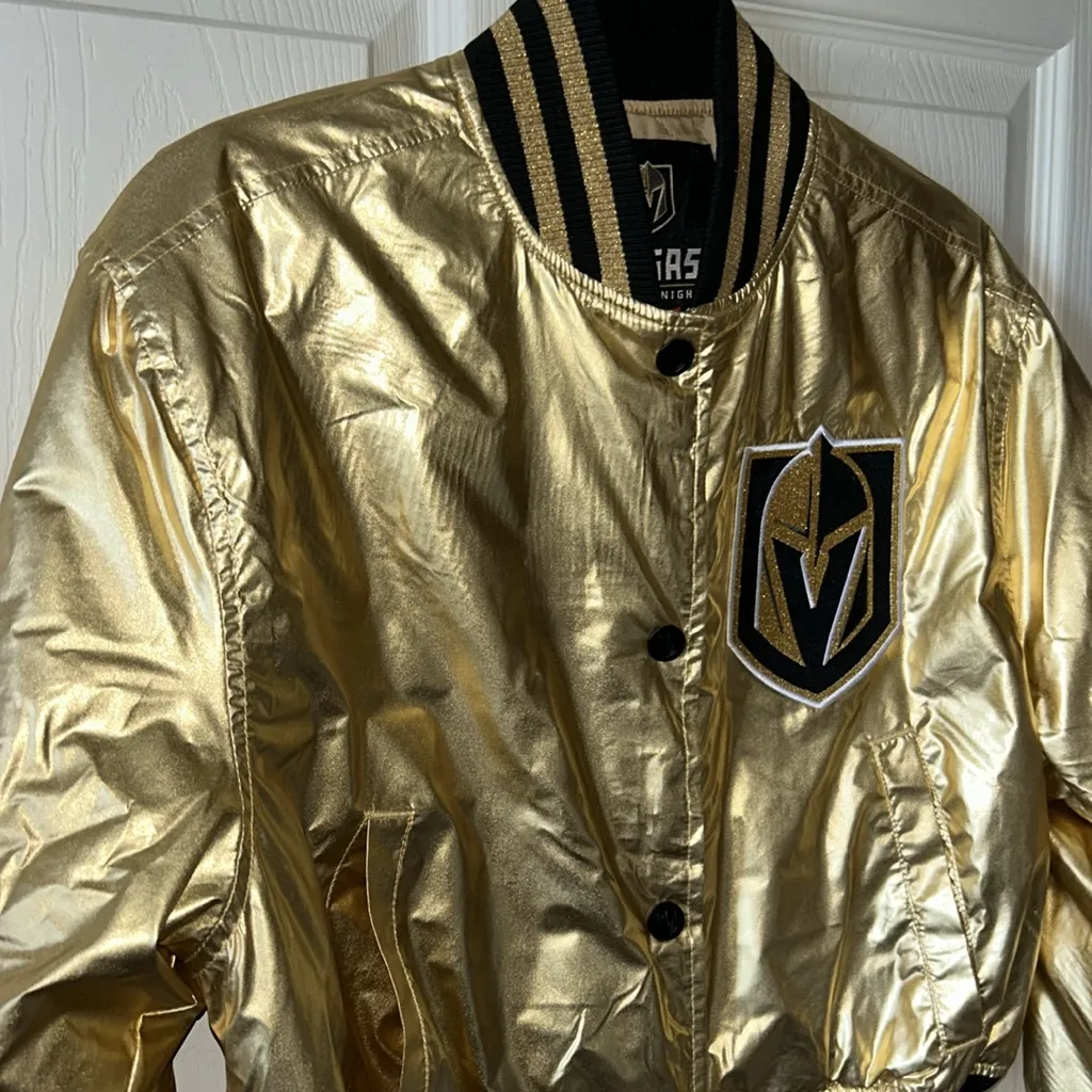 Vegas Golden Knights Women’s‎ Gold Cropped Bomber Puffer Jacket Size Small - Image 5
