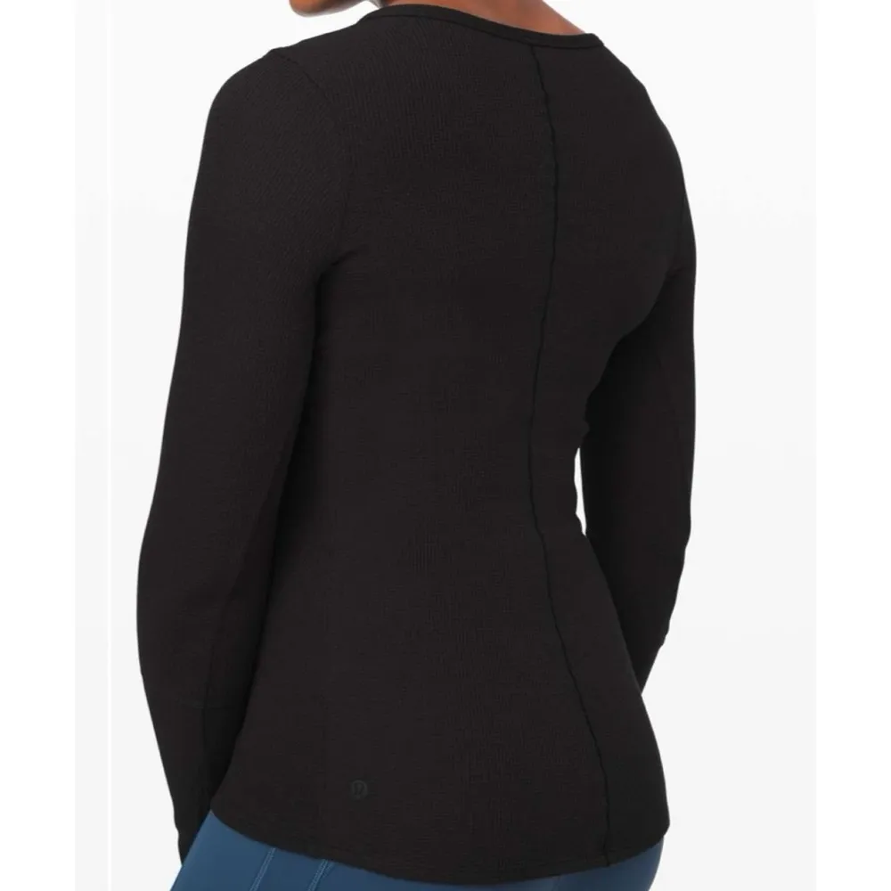 Lululemon  Close Call Long Sleeve Henley Top Solid Black Pullover Small V Neck - Image 2