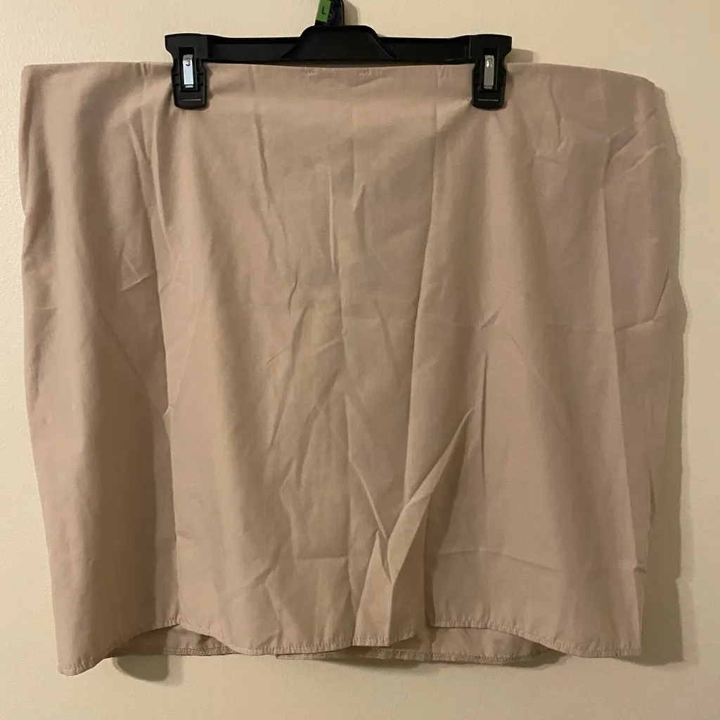 New NWT Pretty‎ Little Thing Stone Knot Front Skirt Tan Unlined Size 22 - Image 2