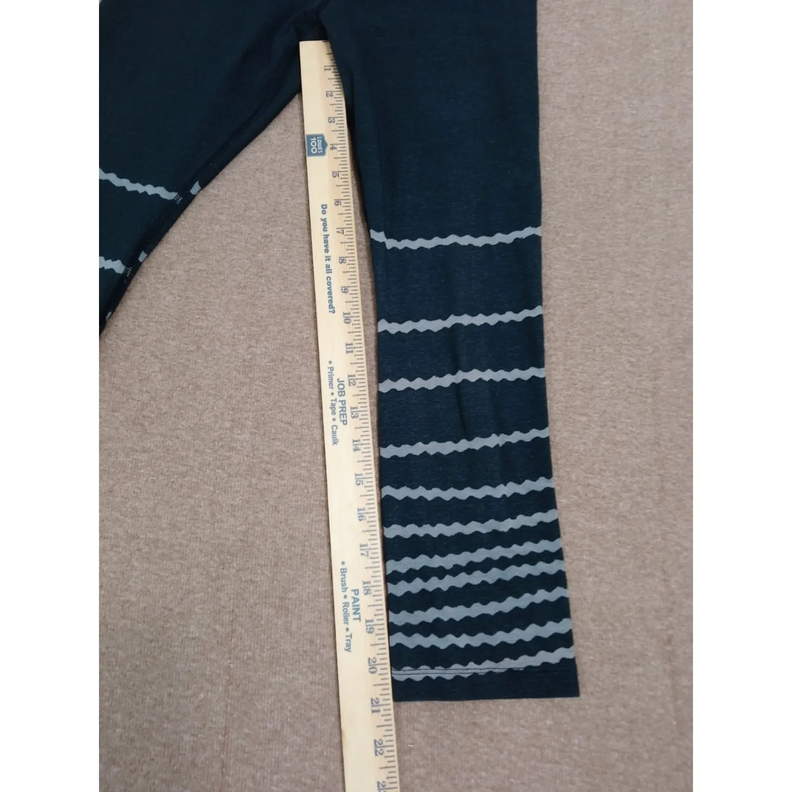 Nike Women's Leggings Legend Burnout Tight Fit Training Capri's Black Size XS - Image 8