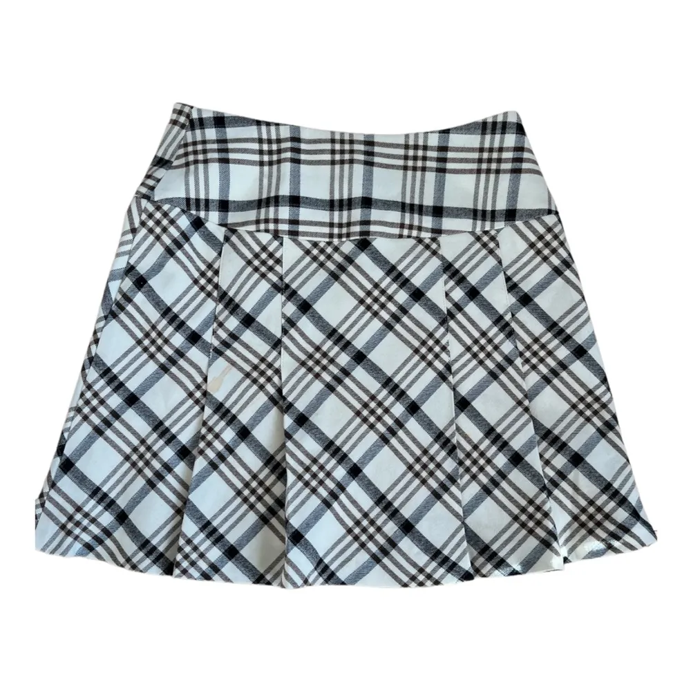 Limited Women’s plaid pleated skirt size 0 - Image 6