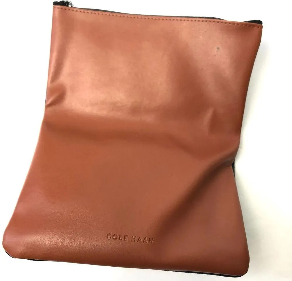 Cole Haan x American Airlines Foldover Zipper Pouch. - Image 3