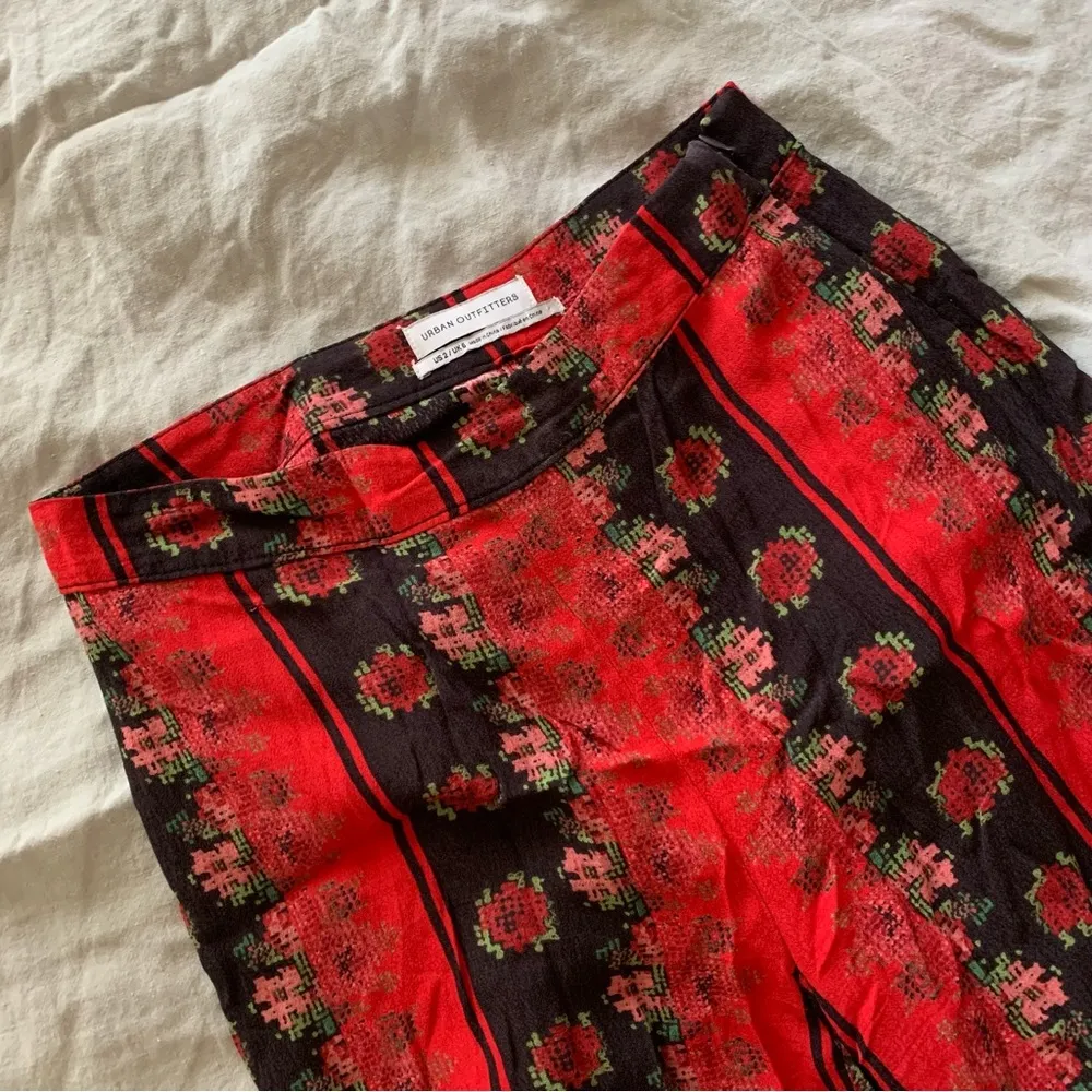 ☀️ Urban outfitters Silence + Noise Extreme Kick Flare Pant (red/ black colors) - Image 2