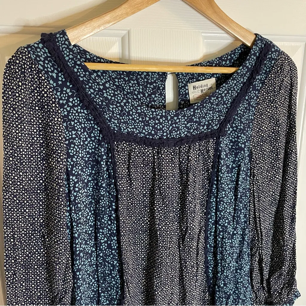 Anthropologie Holding Horses Navy and Light Blue Floral Tunic Size 8 preppy - Image 4