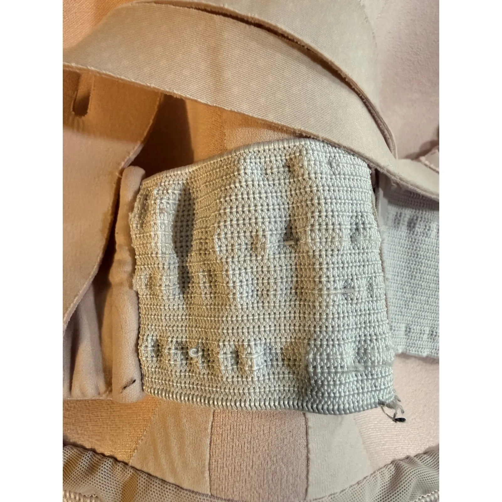 Lululemon Pink Sports Bra 36D High Support Cross Back Adjustable - Image 5