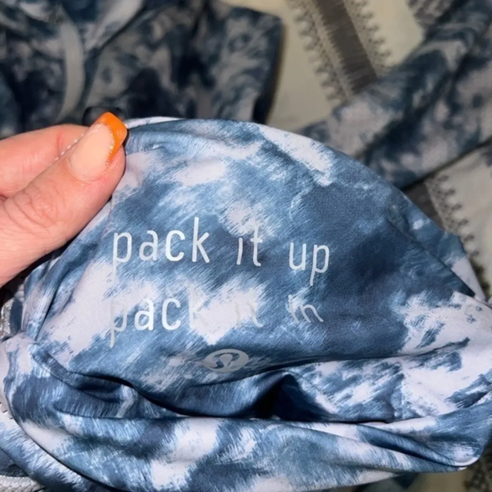 Lululemon Miss Misty Jacket II Iridescent Multi‎ Rain Windbreaker Jacket size 6 - Image 4