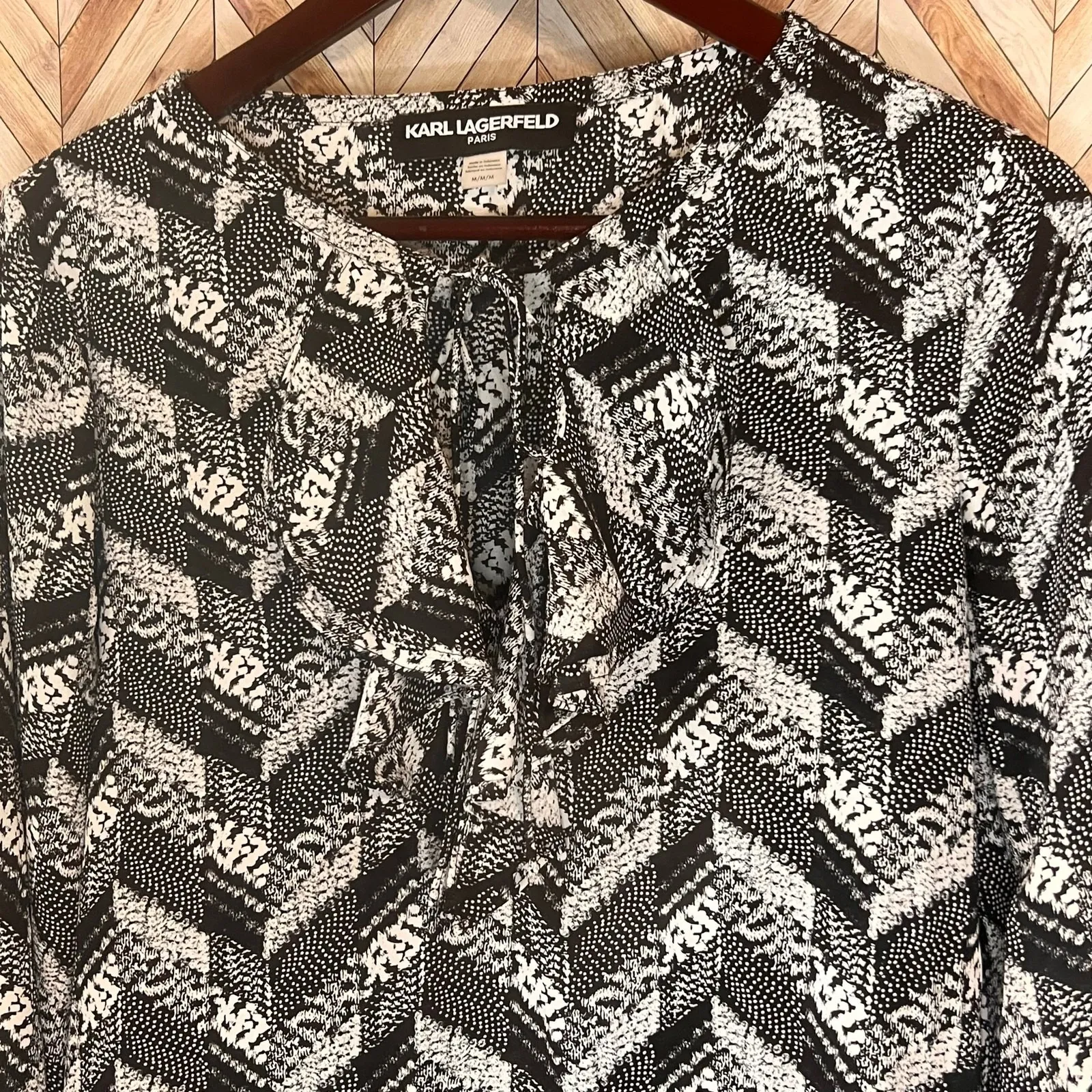 Karl Lagerfield Paris Tie Front Ruffle‎ Long Sleeve Blouse Black White Medium - Image 2