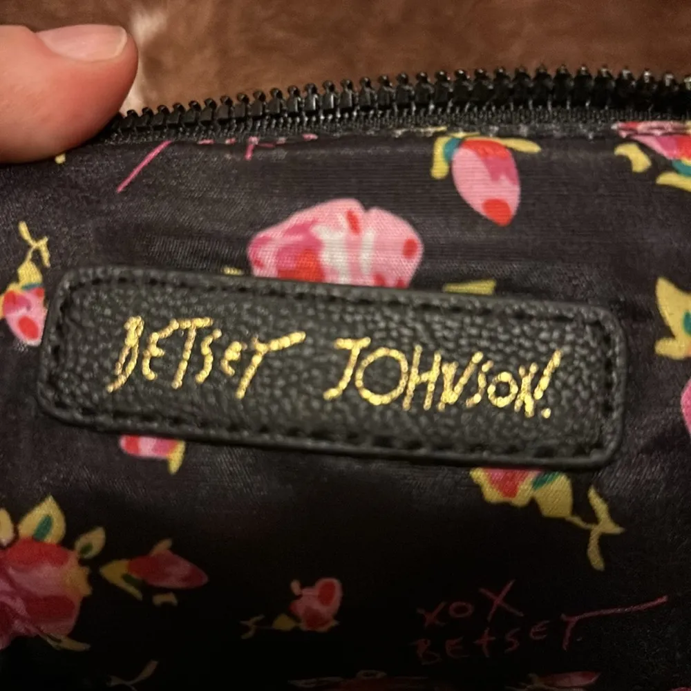 Betsey Johnson Mini Purse Floral Pattern Crossbody handbag - Image 5