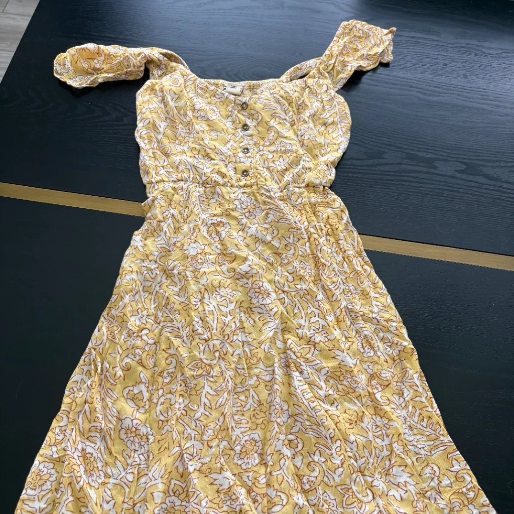 BillaBong Sundress Yellow Floral Size XS EUC - Image 3