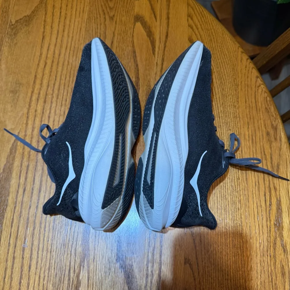 Hoka  Mach Size 10 Barely Worn - Image 4