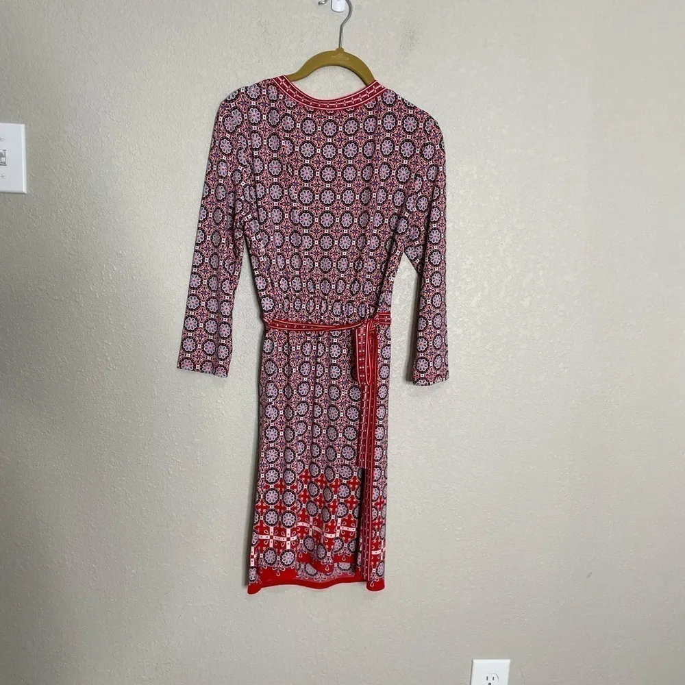 Max Studio Red Blue Medallion Jersey V Neck Dress Medium - Image 5