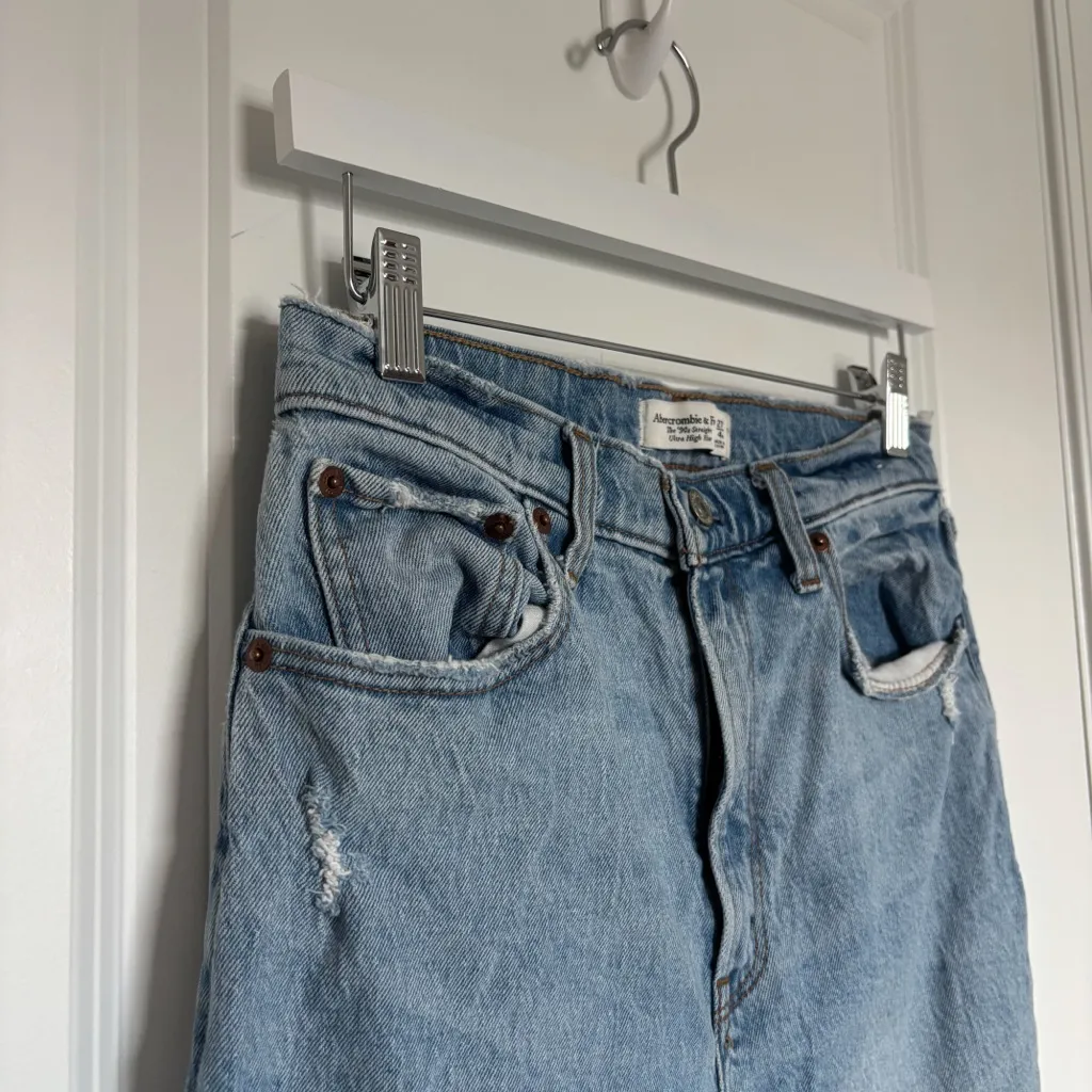 Abercrombie & Fitch A&F The ‘90s Straight Ultra High Rise Jeans Distressed - Image 9
