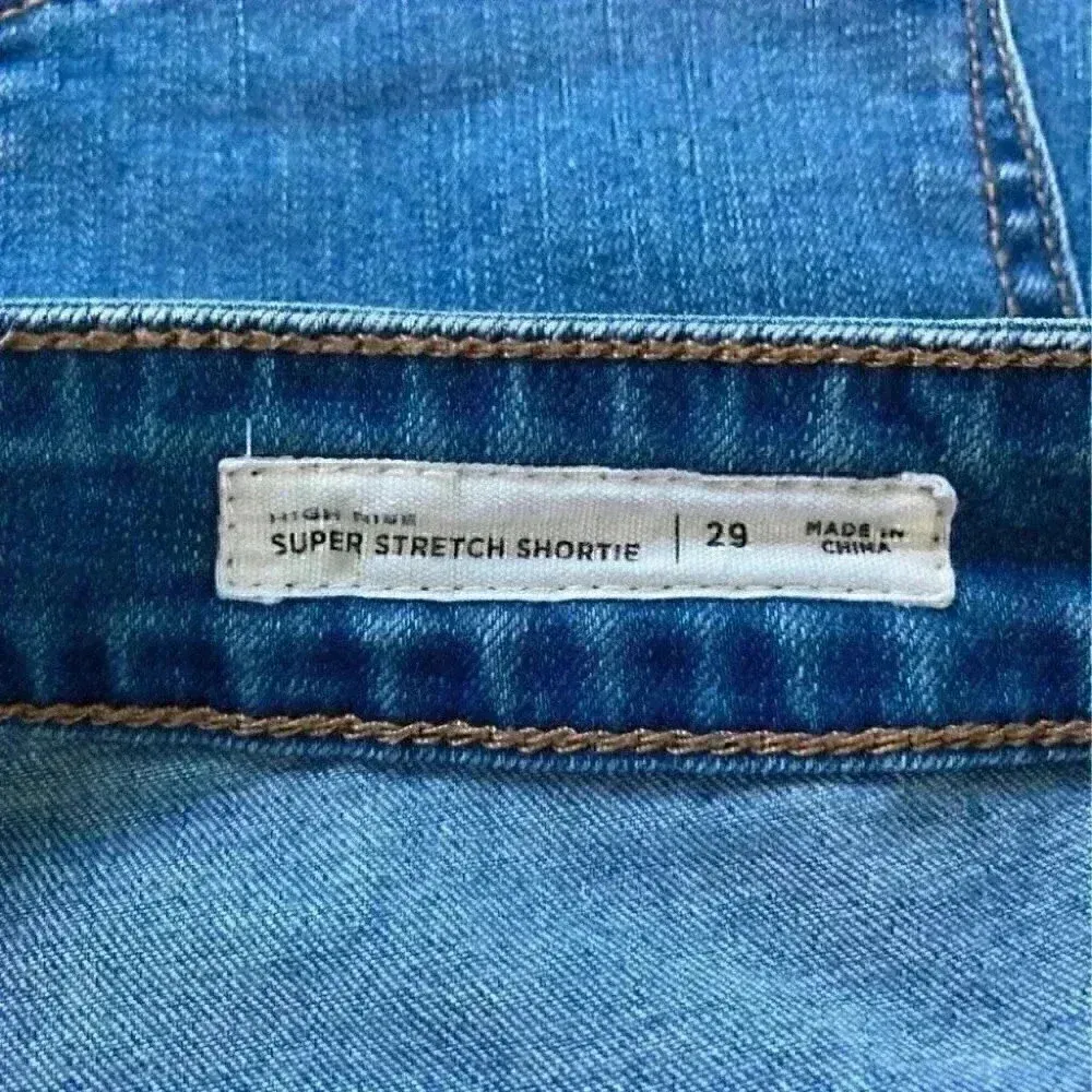 Pacsun high rise jean shorts in size 29 - Image 4