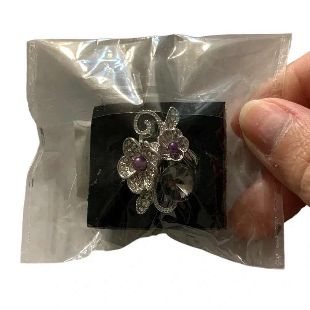 Paparazzi Jewelry - Bucketful of Bouquets Purple Ring - Image 3