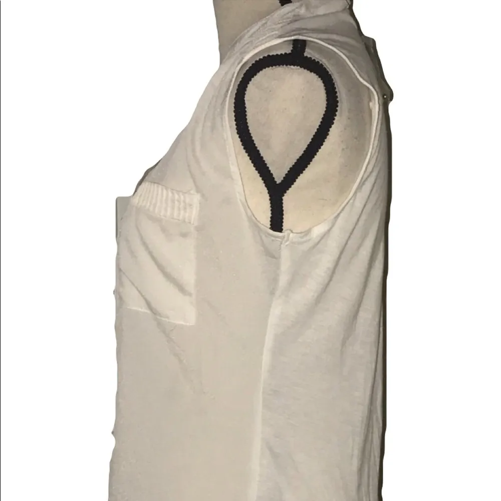 The Limited women’s size medium crème tank v neck hi low semi sheer pockets nwt - Image 3