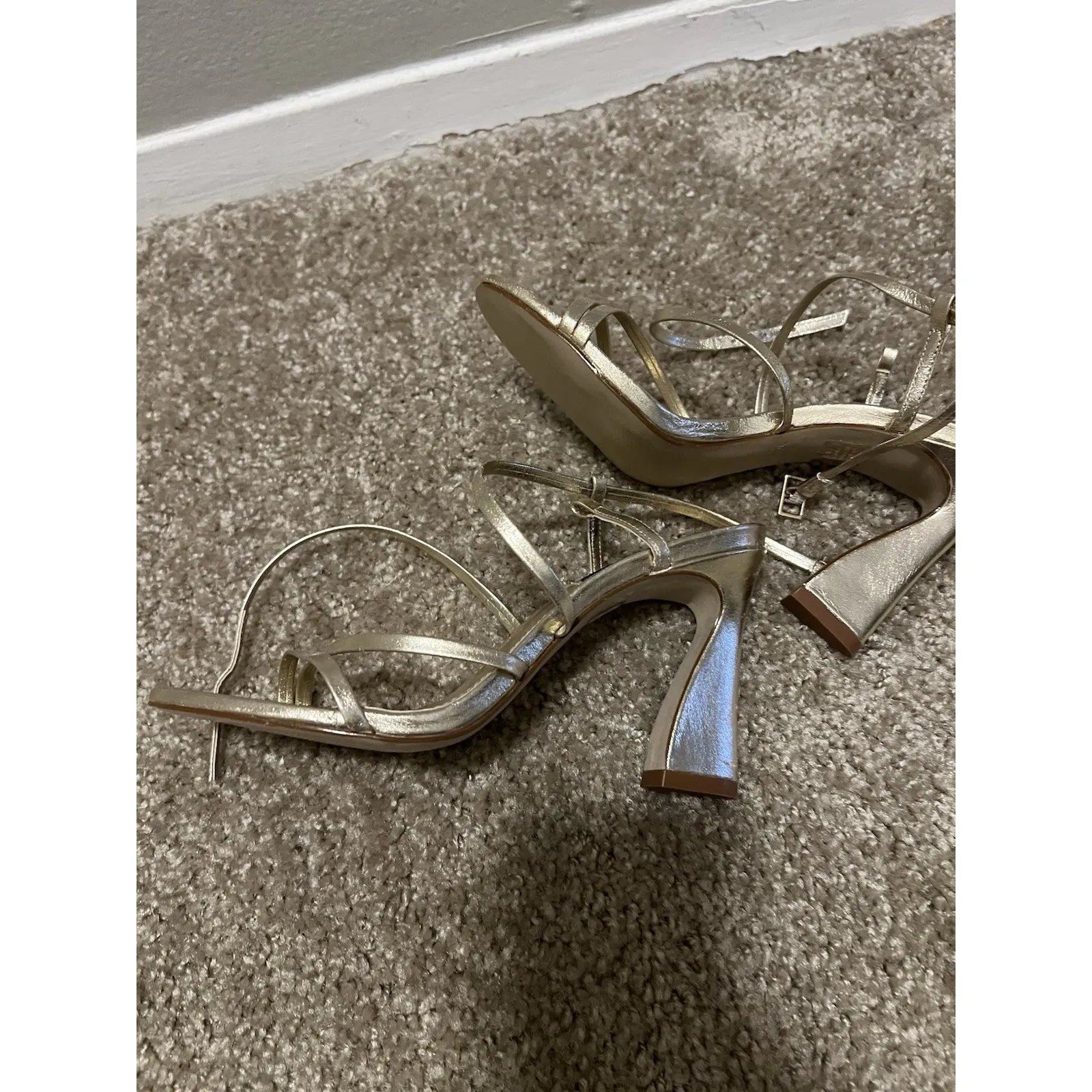 Aqua Gold Strappy Heels Size 7 NWOT - Image 8