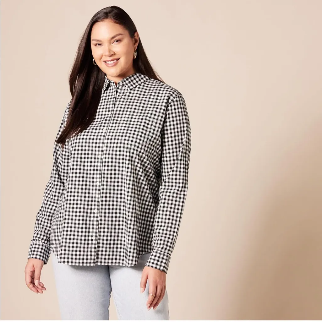 Classic Black and White Poplin Blouse - Image 4