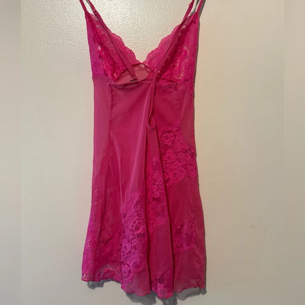 Frederick's of Hollywood Fuchsia Lace Chemise - Image 4