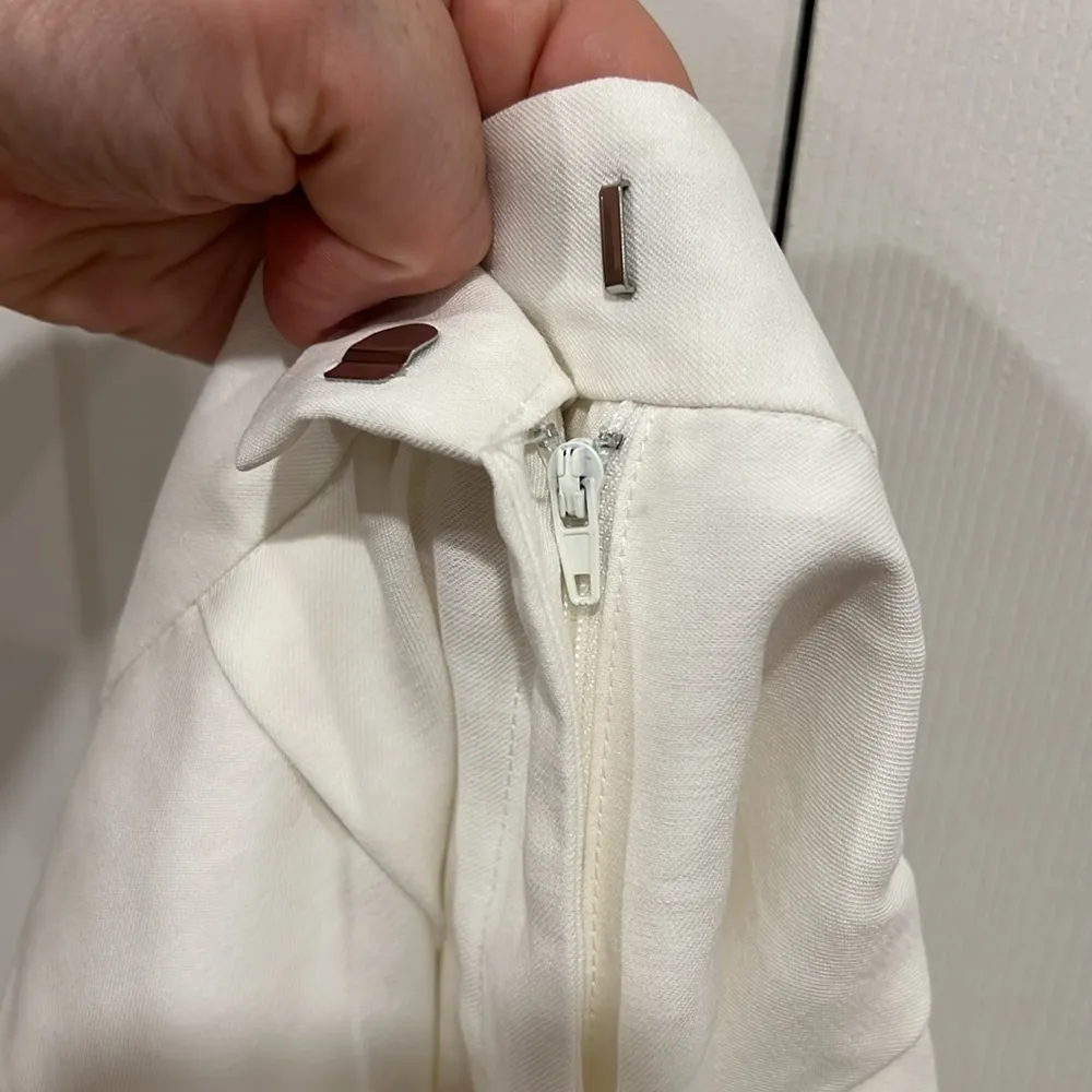 ZARA Pleated Elastic Back Shorts Womens White Size Large - Image 5