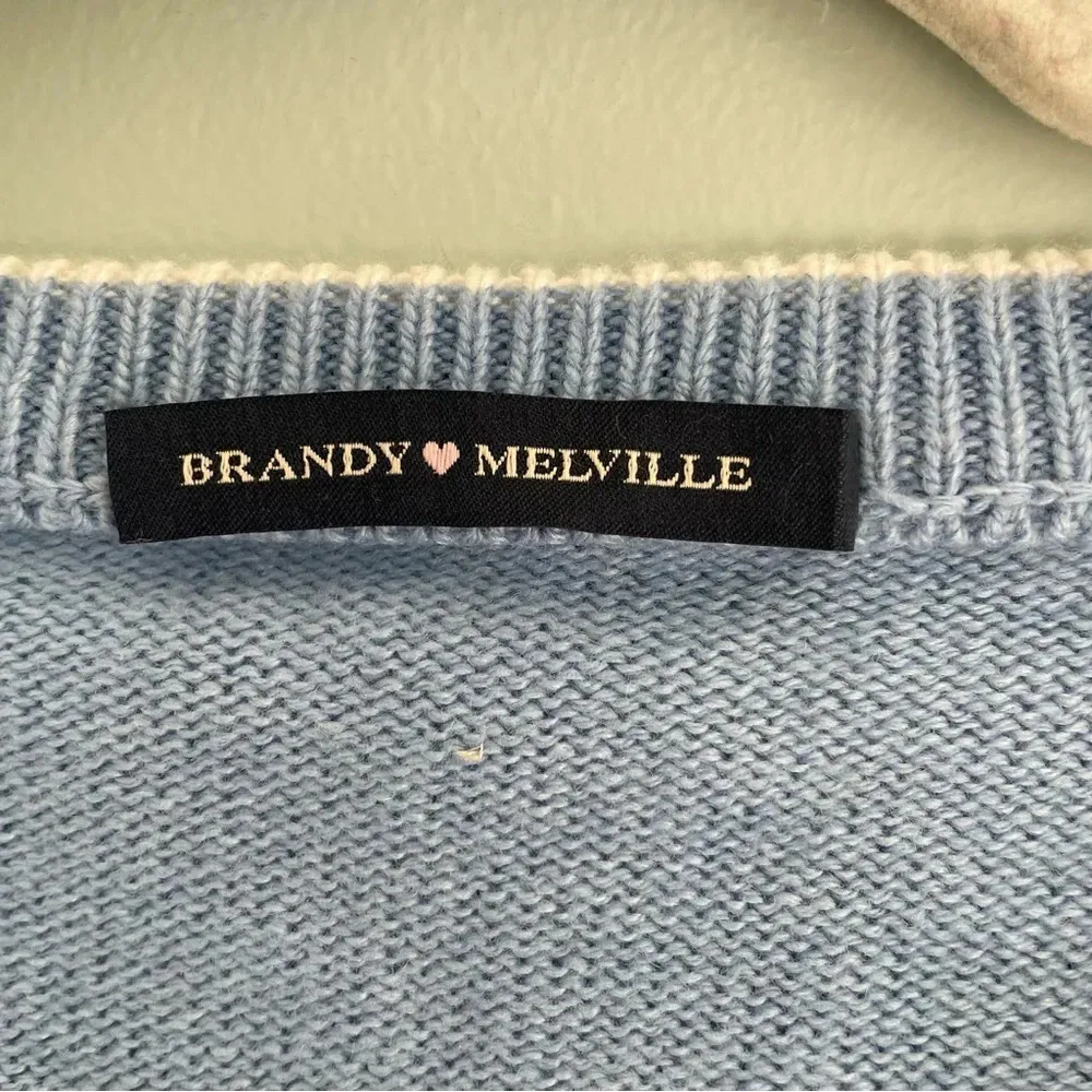 Brandy Melville  Oversized V-Neck Vintage Inspired Sweater - Image 9