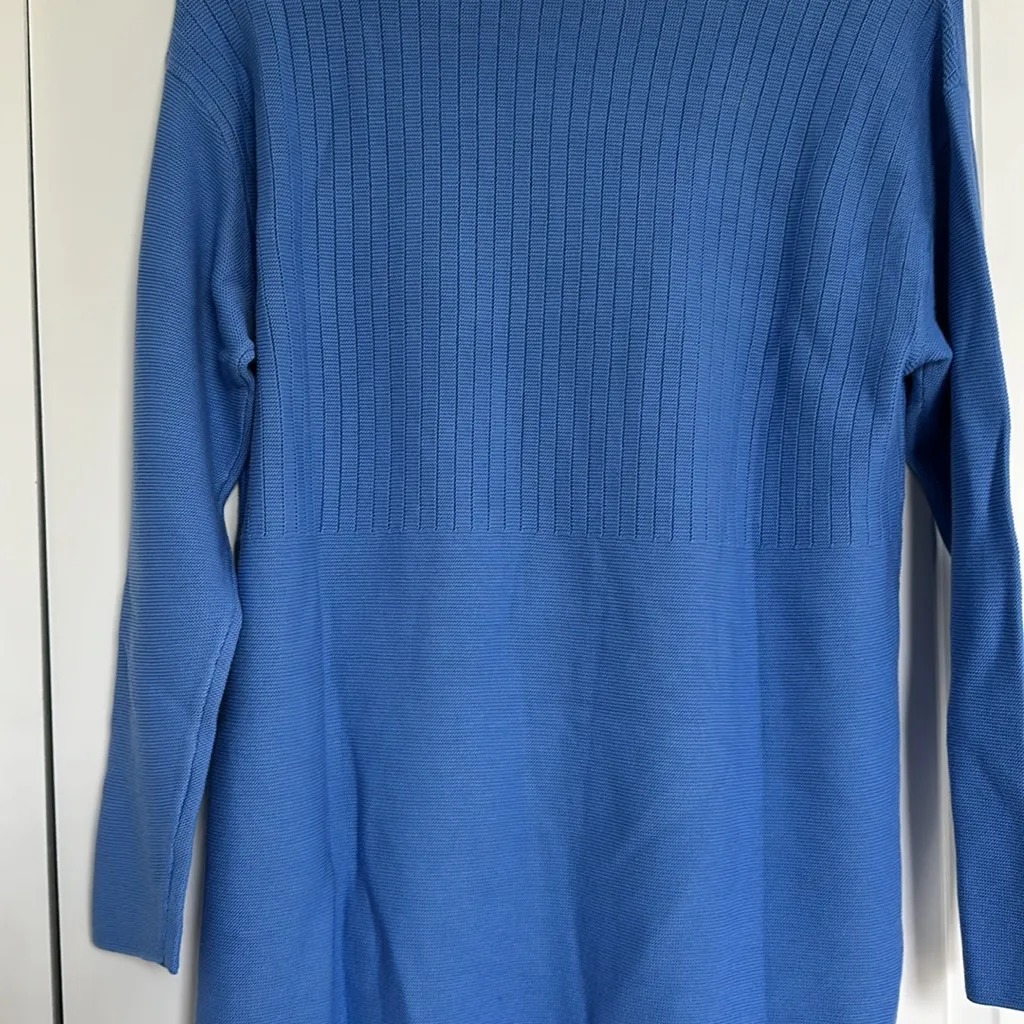 NWT , spring blue top - Image 4