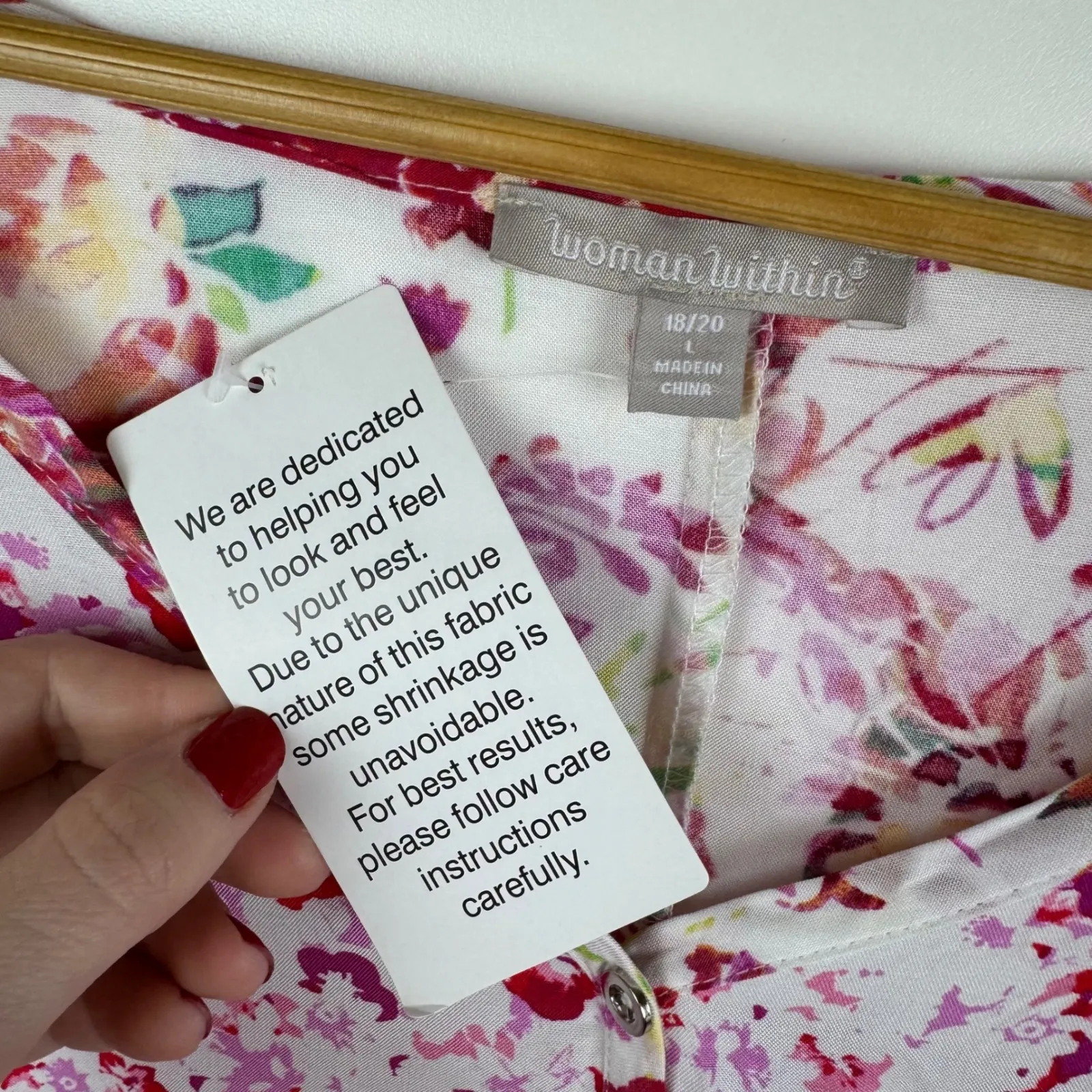 NEW Woman Within Floral Button Down Shirt Size 18/20 Multicolor Hanky Hem Flowy - Image 5