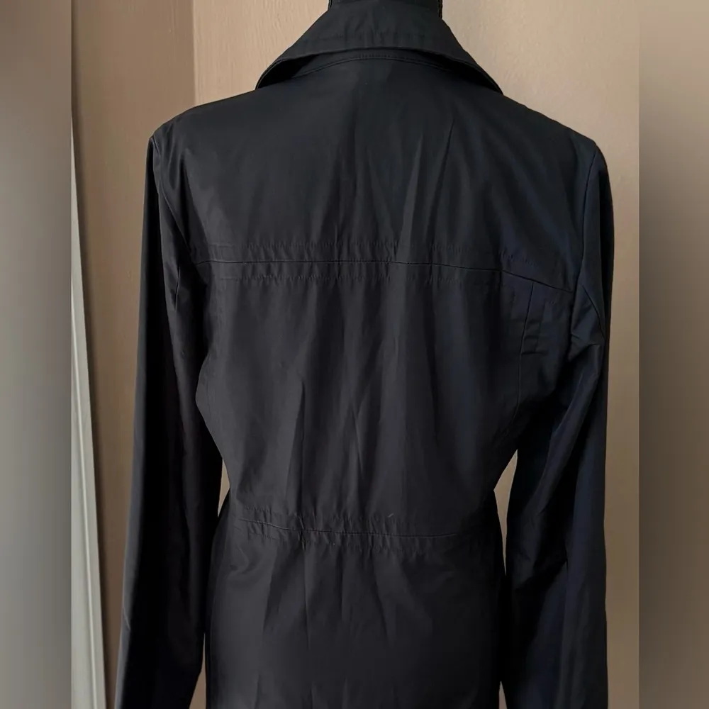 Old Navy Woman’s Fitted Lightweight Black Rain Coat Size Medium - Image 6