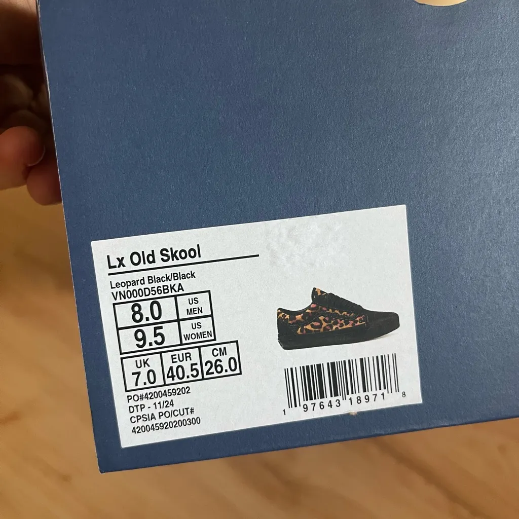 Vans Premium Old Skool Leopard
Shoe Women 9.5 US Mens 8.0 US - Image 13