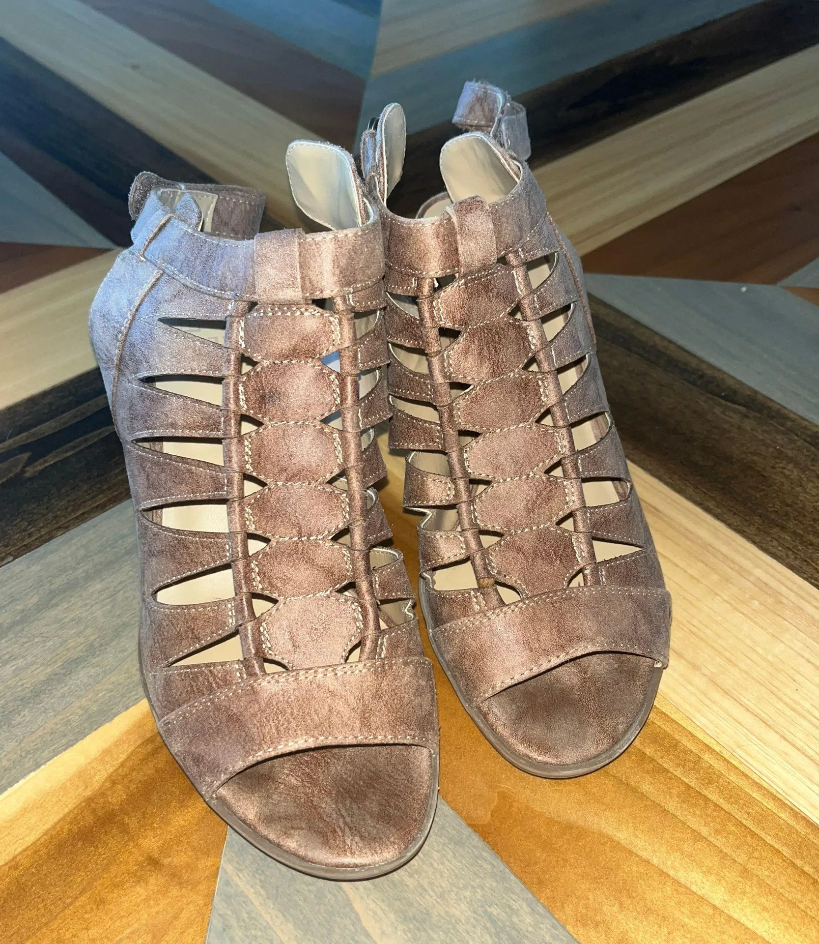 Alizer Natur Leather Heels Size 8.5 - Image 2