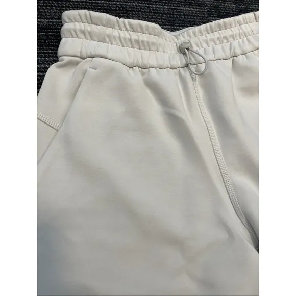 NWT Lululemon  Softstreme  HR Shorts 4"  Inch Bone Sz0 New White Beige High Rise - Image 2