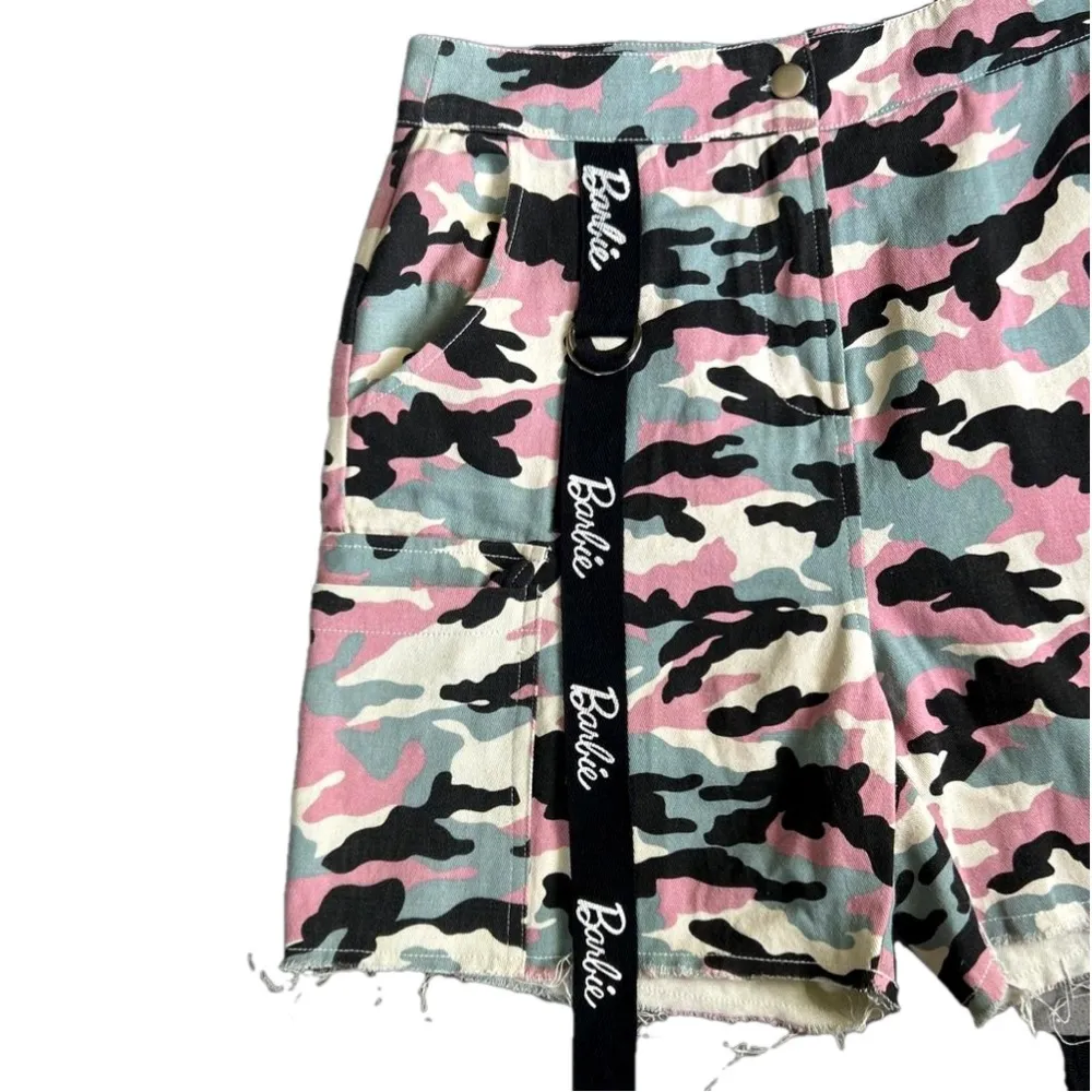 Missguided Barbie high rise pink camouflage high rise raw hem retro army shorts - Image 5