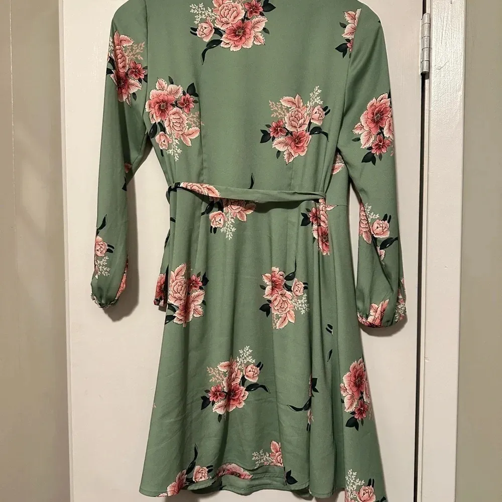 Loft floral midi lightweight light green long sleeve wrap dress size 00P - Image 5