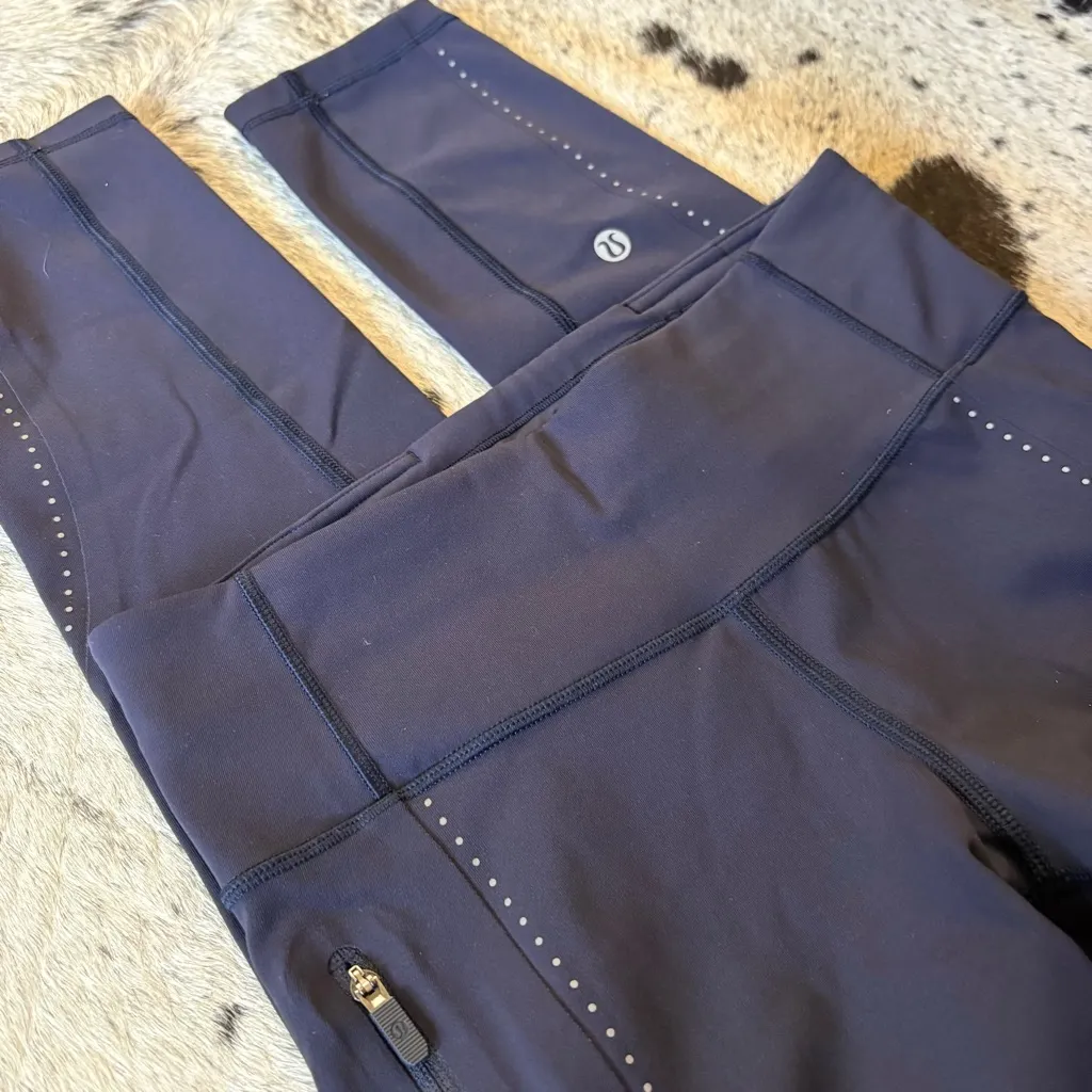 LULULEMON Extra Mile‎ Crop Leggings Reflective Size 4 Navy - Image 4
