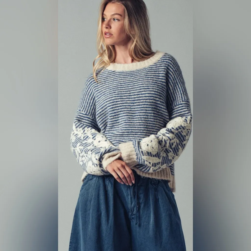 Urban Daizy NWT  Embroidered Striped Knit Sweater - Image 5