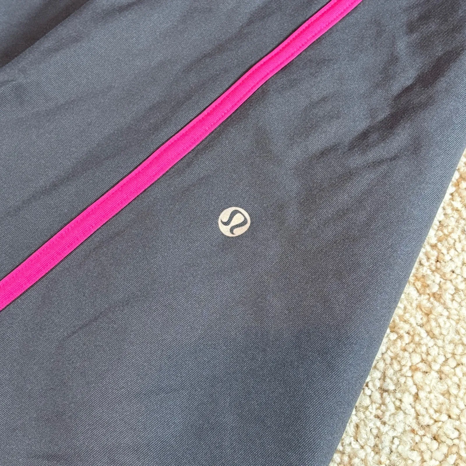 Lululemon Groove Pants Wide Leg Yoga Pants Gray with Pink Trim Size‎ 6 - Image 5