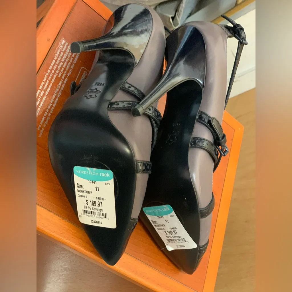 Tory Burch Elegant Gray and Navy T-Strap Heels.    Size-11 - Image 6