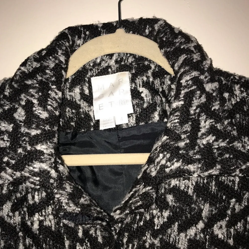 Winter Coat Margaret M Black and White Tweed Chevron Button Up w/ Belt Sz 4 GUC - Image 3