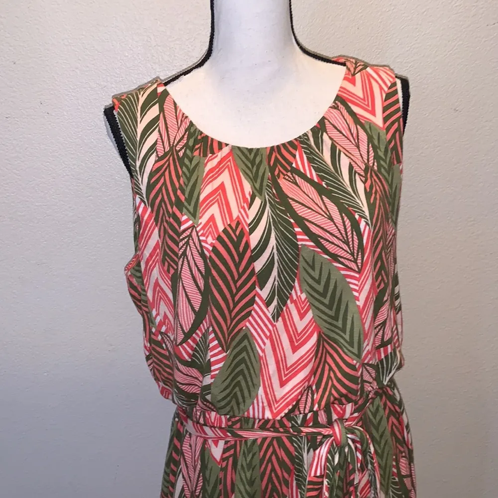 green pink leaf pattern sleeveless summer dress - Image 2
