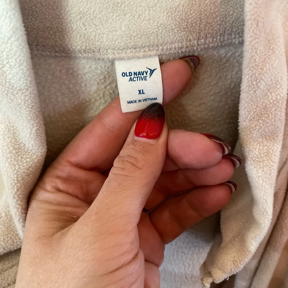 Old navy- light weight- zip up - Image 6