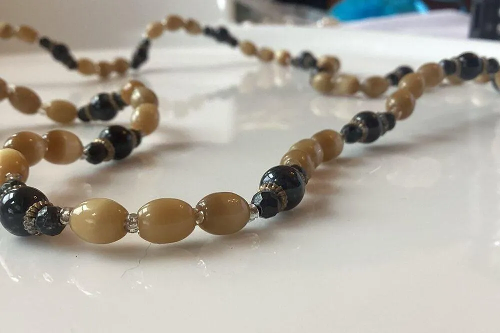 Vintage Tan & Black Beaded Necklace - Image 4