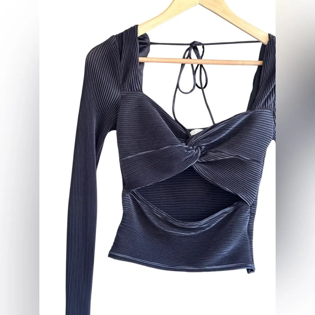 ASTAR The Label Plisse Cut Out Twist Bust Top Black - Image 4