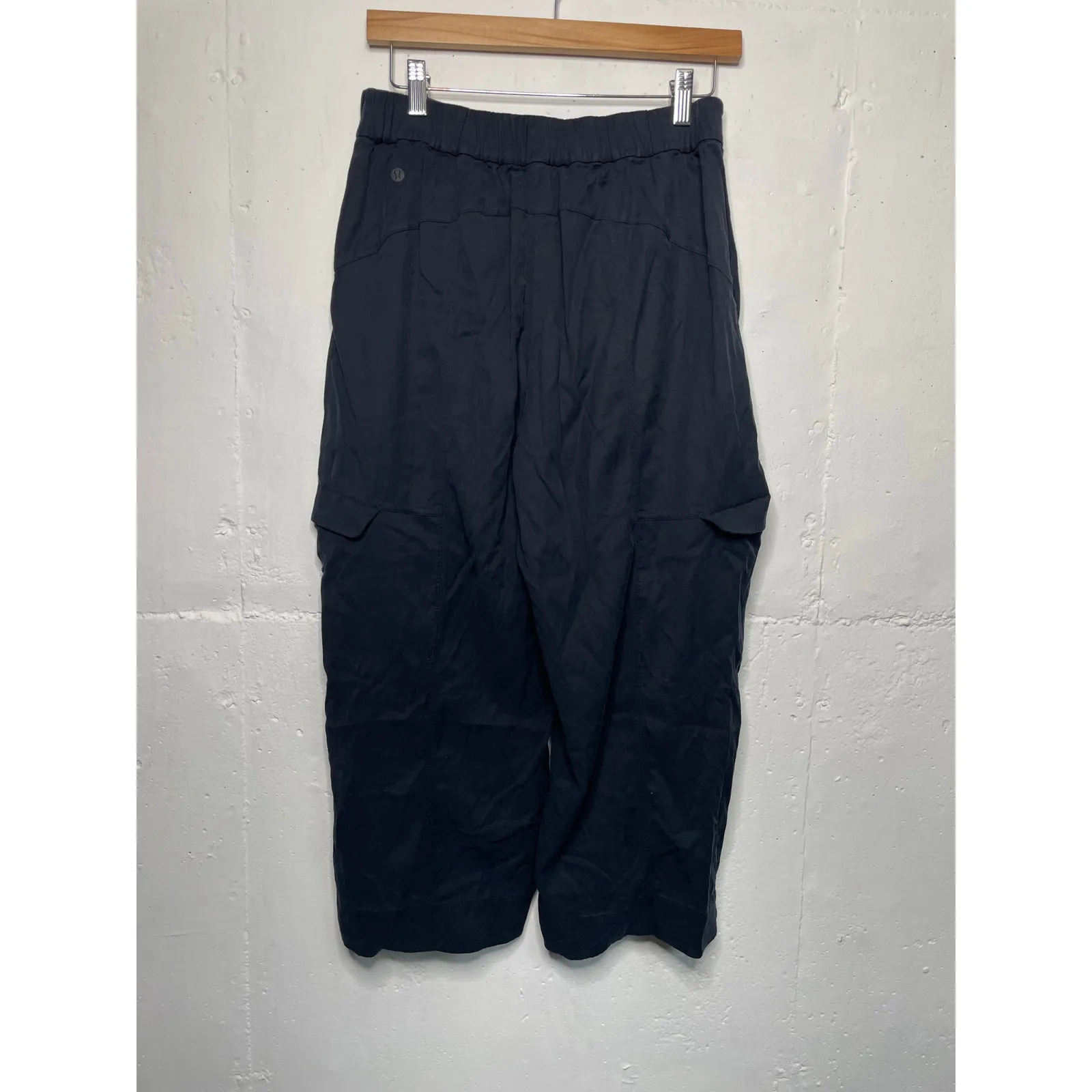 LULULEMON Grey Sage Metropolis Maven High Rise Crop Cargo Wide Leg Pants Size 8 - Image 3