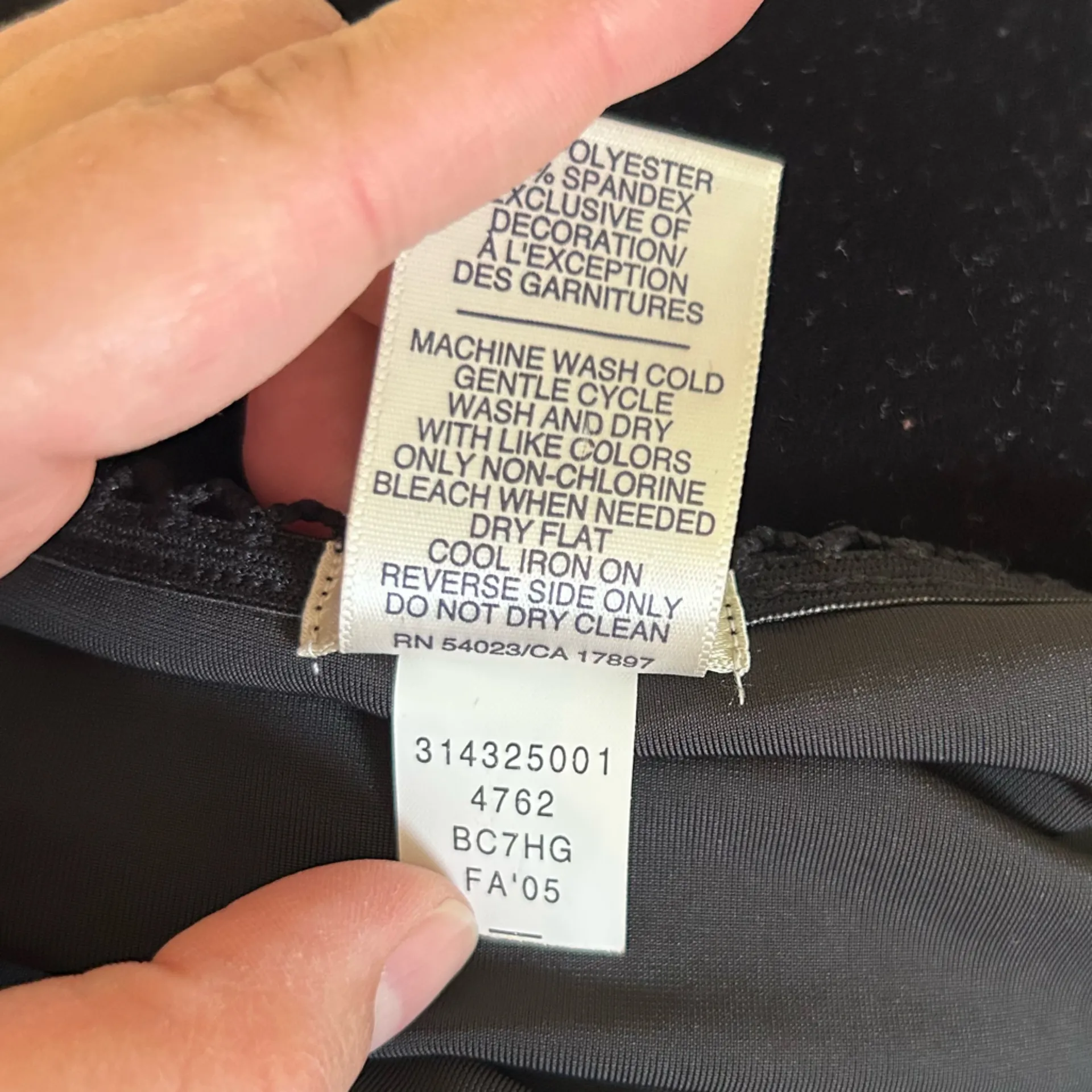 Vintage Y2K 2005 Old Navy Perfect Fit Velvet V Neck Cami Tank Top Size Small - Image 6