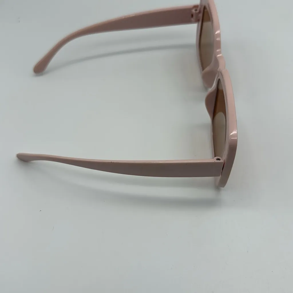 Stylish Pink Sunglasses - Image 4