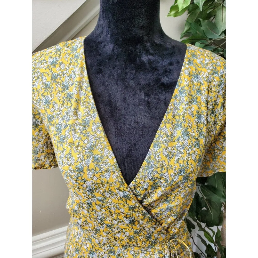 BB Dakota Steve Madden Yellow Polyester V-Neck Short Sleeve Knee Length Dress S - Image 6