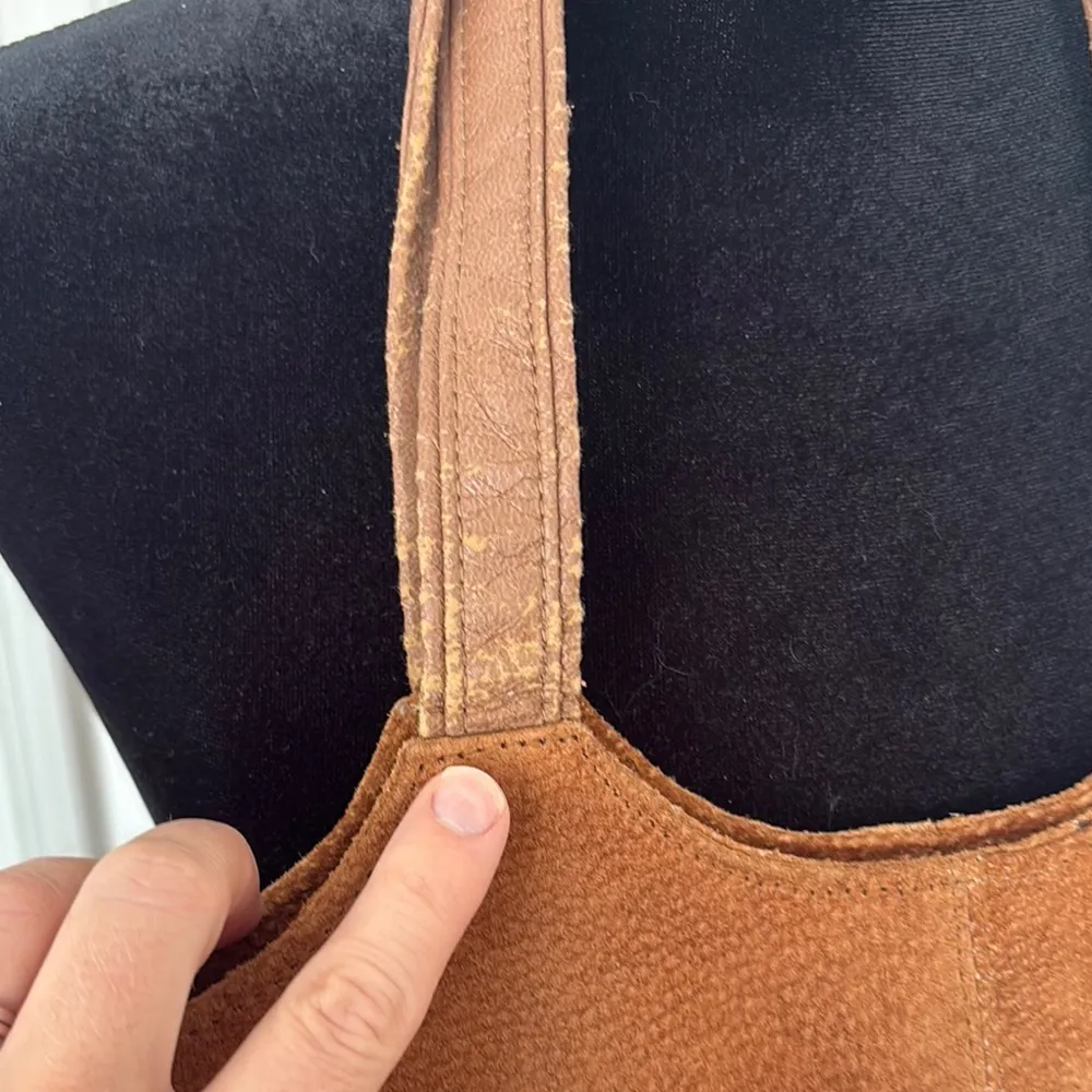 Vintage Brown Suede Shoulder Bag with Geometric Design - Image 3