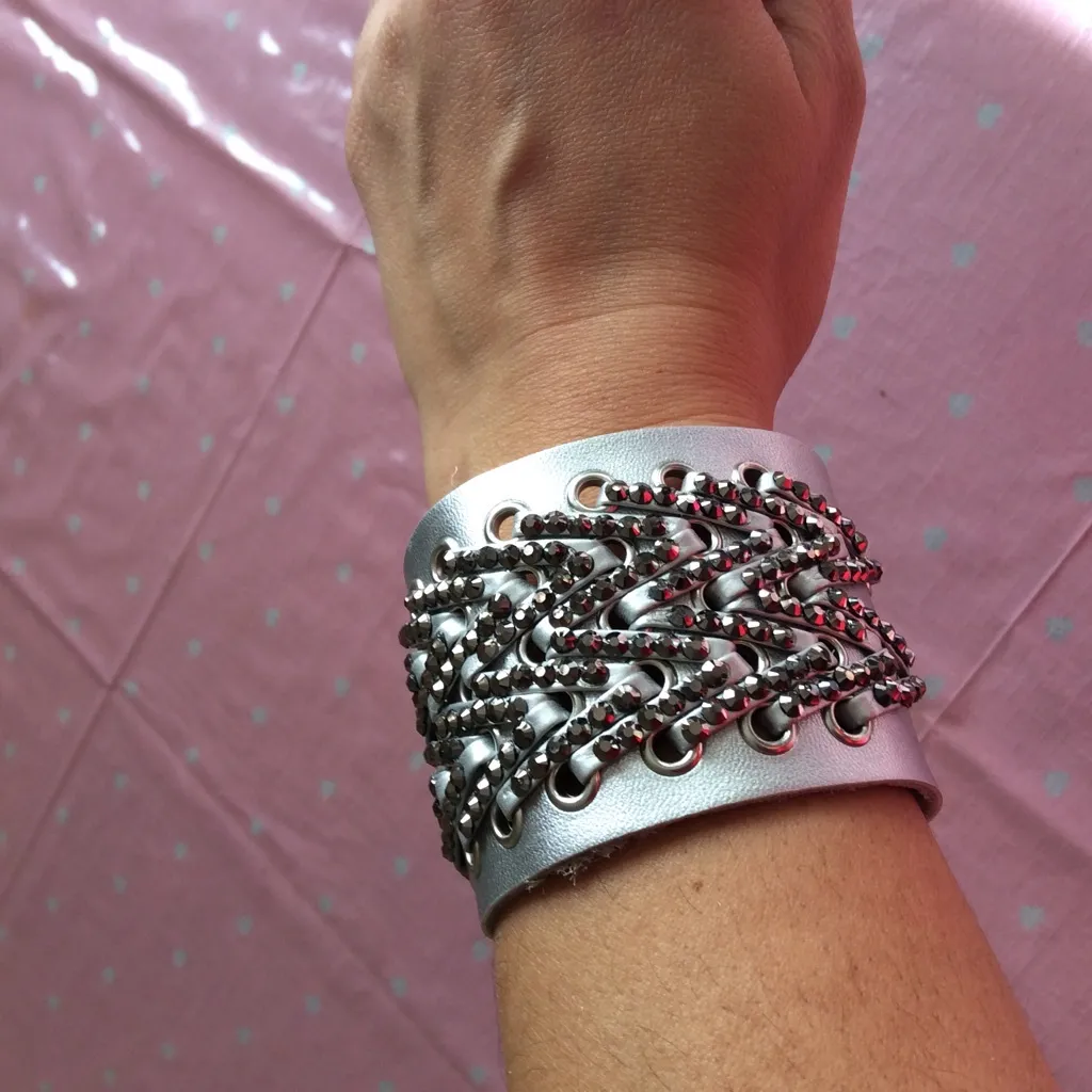 💥HP 💥 Wristlet jewelry - Image 4