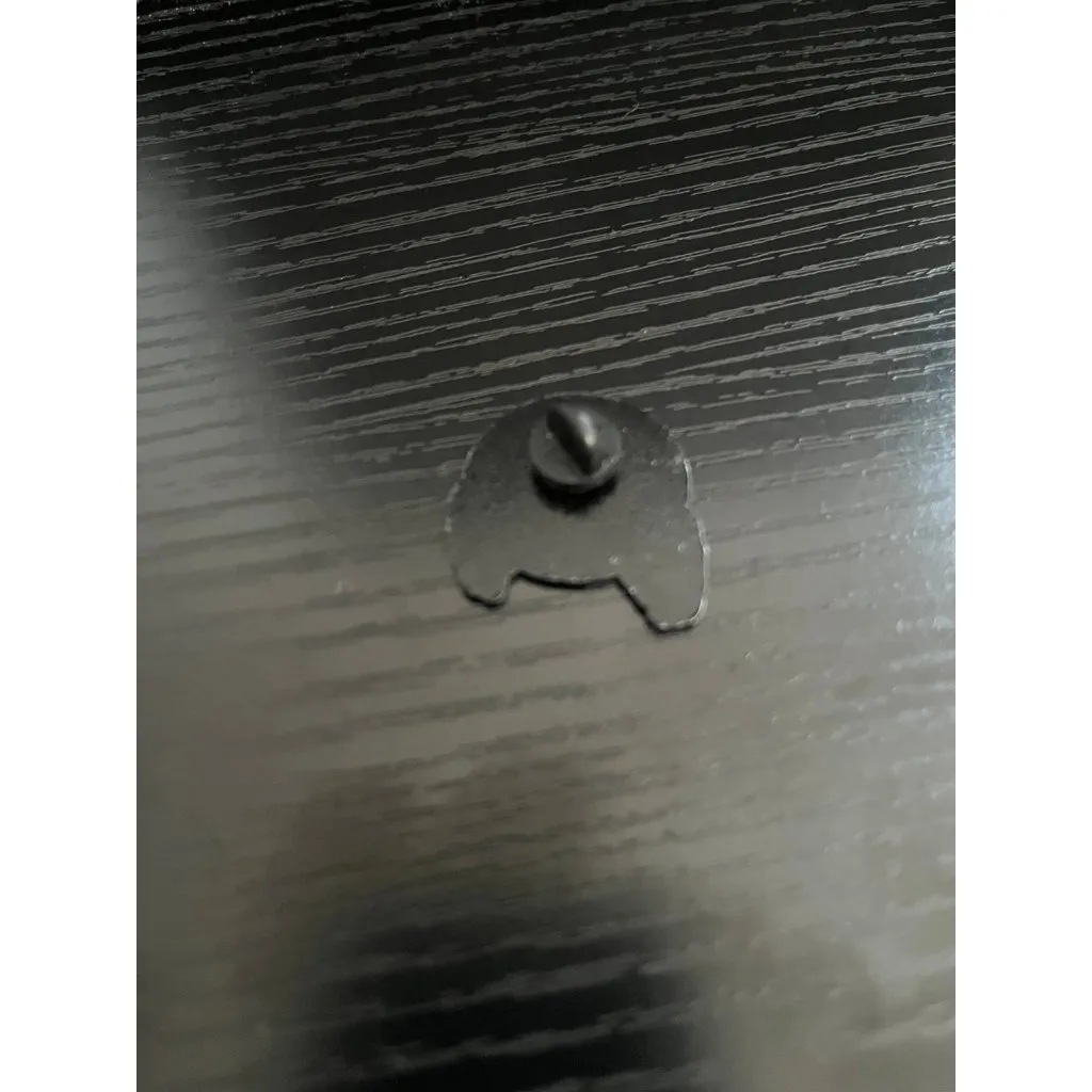 Enamel Pin skeleton hands record - Image 3