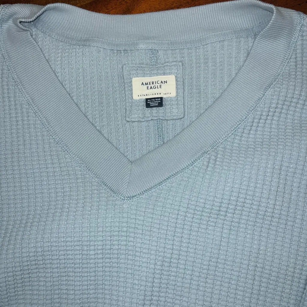 American Eagle Big Hug V-Neck Waffle Sweatshirt XL Slit Hem - Image 2